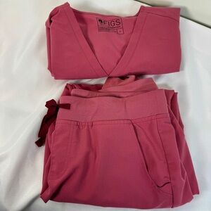 FIGS Rose Pink V-Neck Technical Collection Scrub Set with Drawstring Pants Large